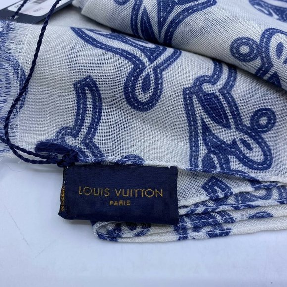New Authentic Louis Vuitton Cashmere Silk Louis V. - Picture 6 of 9